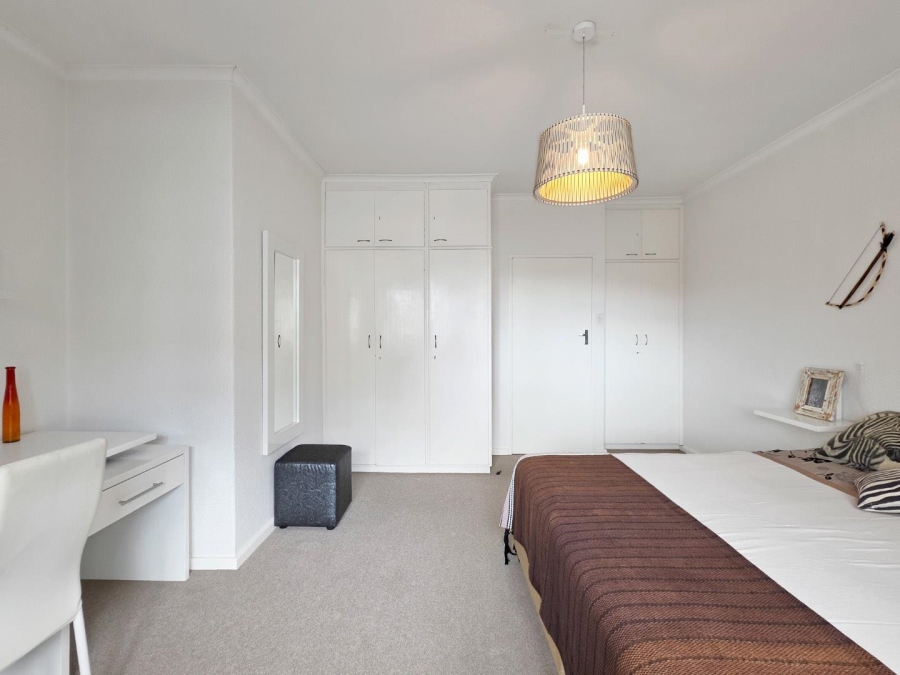 1 Bedroom Property for Sale in Sea Point Western Cape